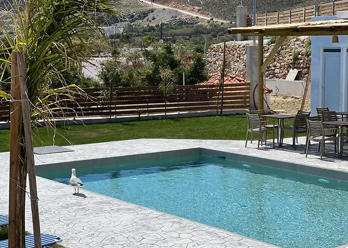 Grande Blue Suites With Private Bay