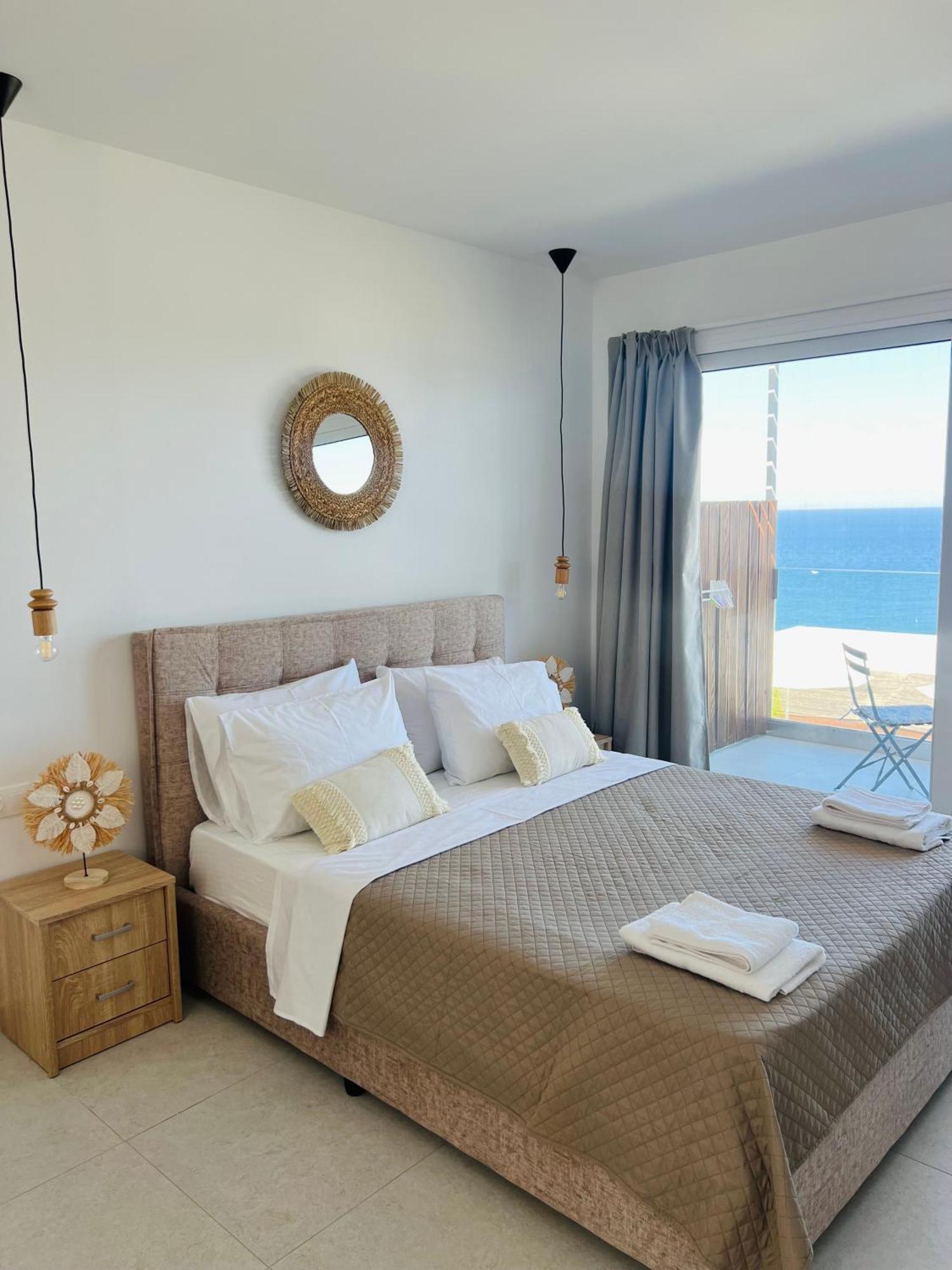 Grande Blue With Private Bay Дом отдыха Архангелос